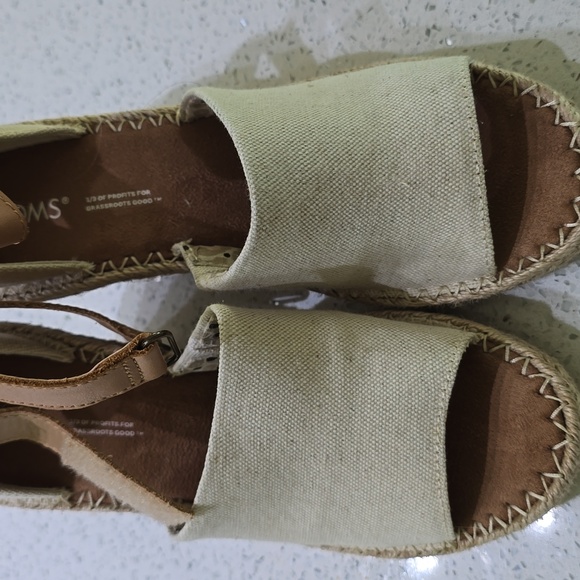 Shoes - Picture 5 of 5